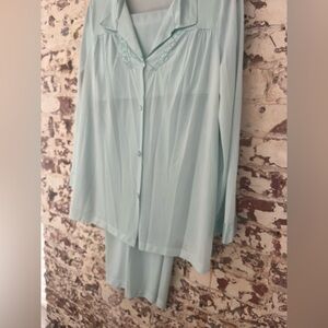 Vintage Vanity Fair Women's Pajama Set in Soft Blue Nylon Sz L Grandmacore MCM